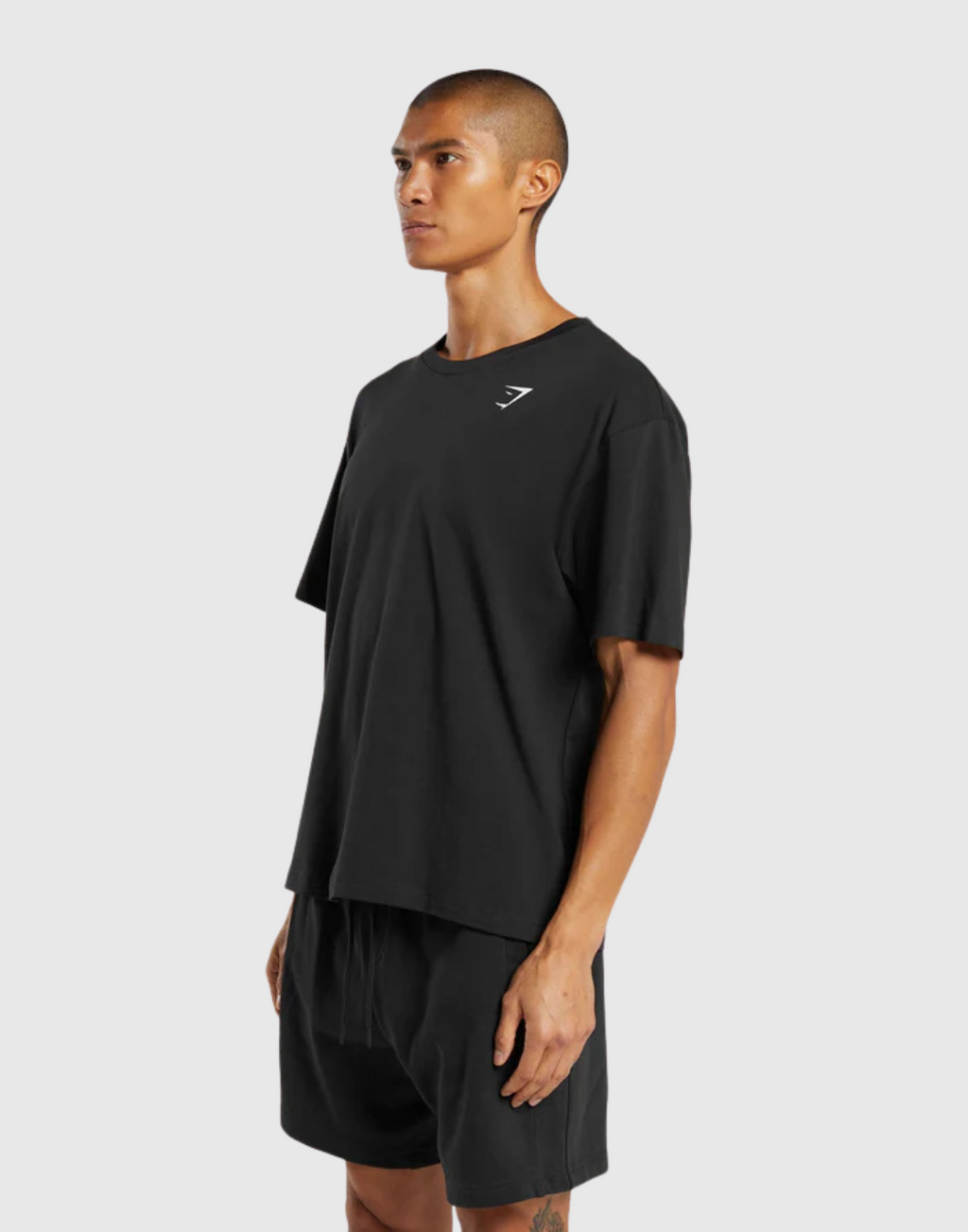 ESSENTIAL OVERSIZED T-SHIRT