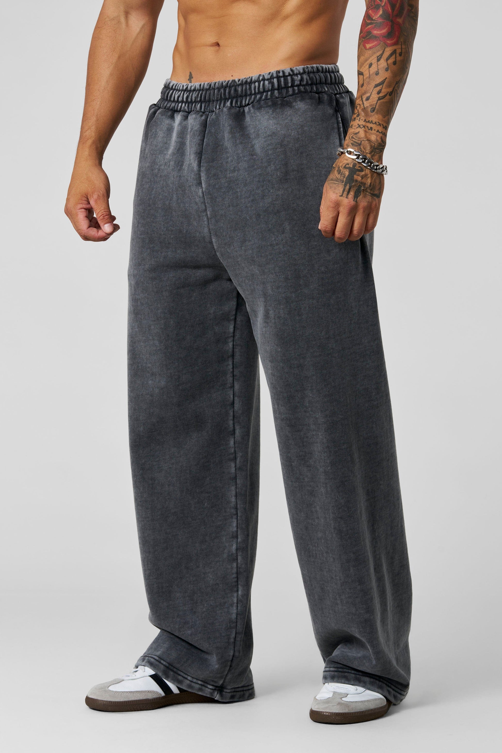 2067 - ELEVATED ESSENTIALS - BAGGY SWEATS PRE-ORDER