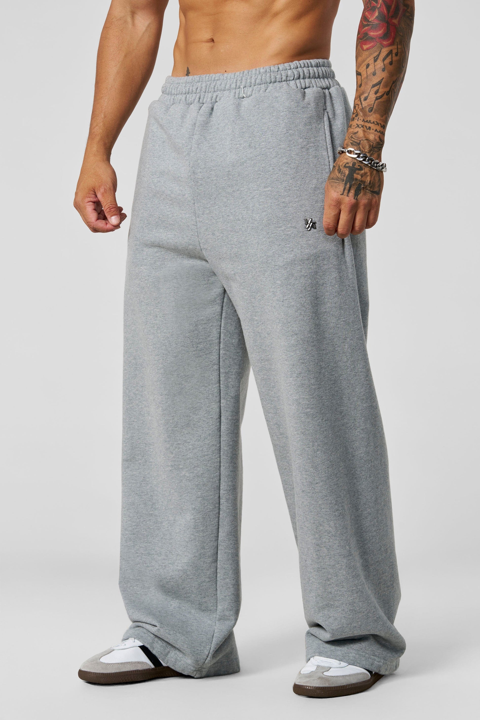 2067 - ELEVATED ESSENTIALS - BAGGY SWEATS PRE-ORDER
