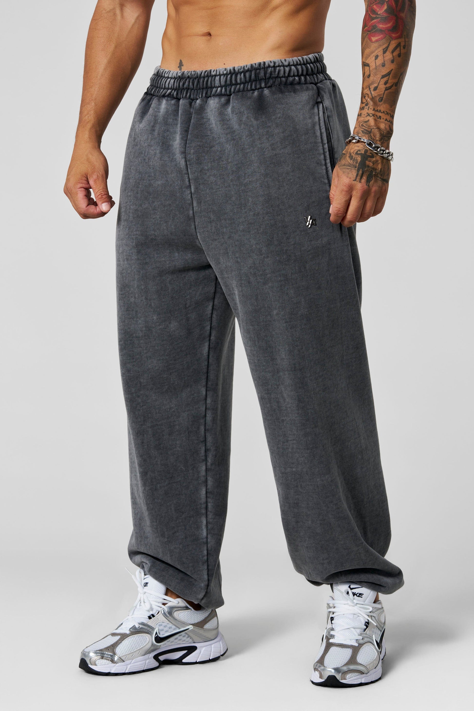 2069 - ELEVATED ESSENTIALS - BAGGY JOGGERS PRE-ORDER