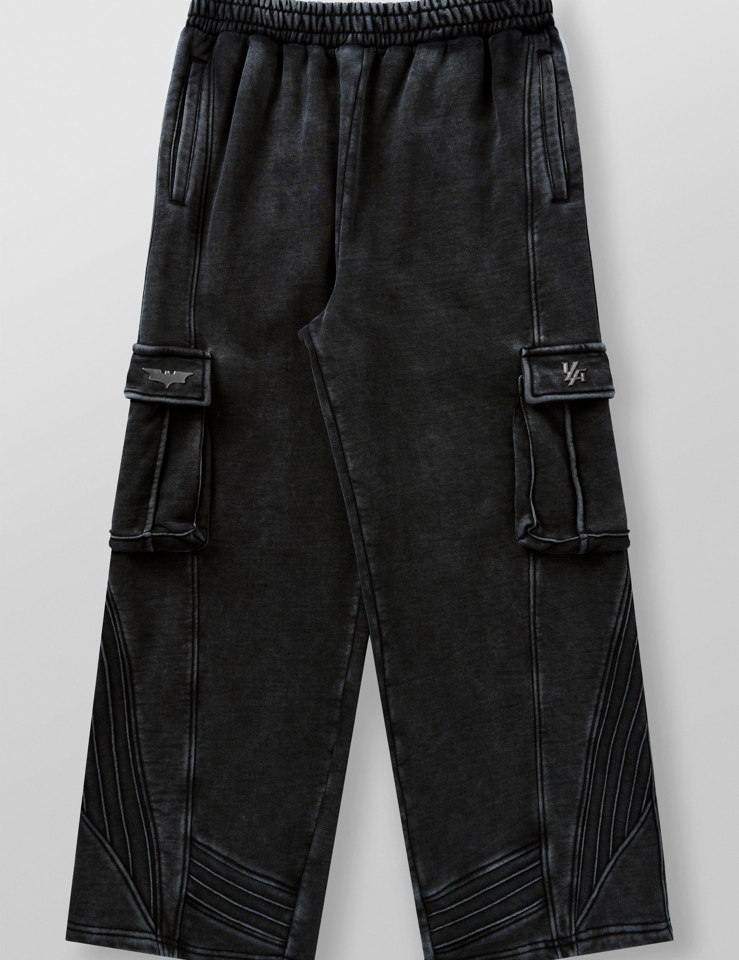 2131 - BATMAN ARMORED SWEATS PRE-ORDER