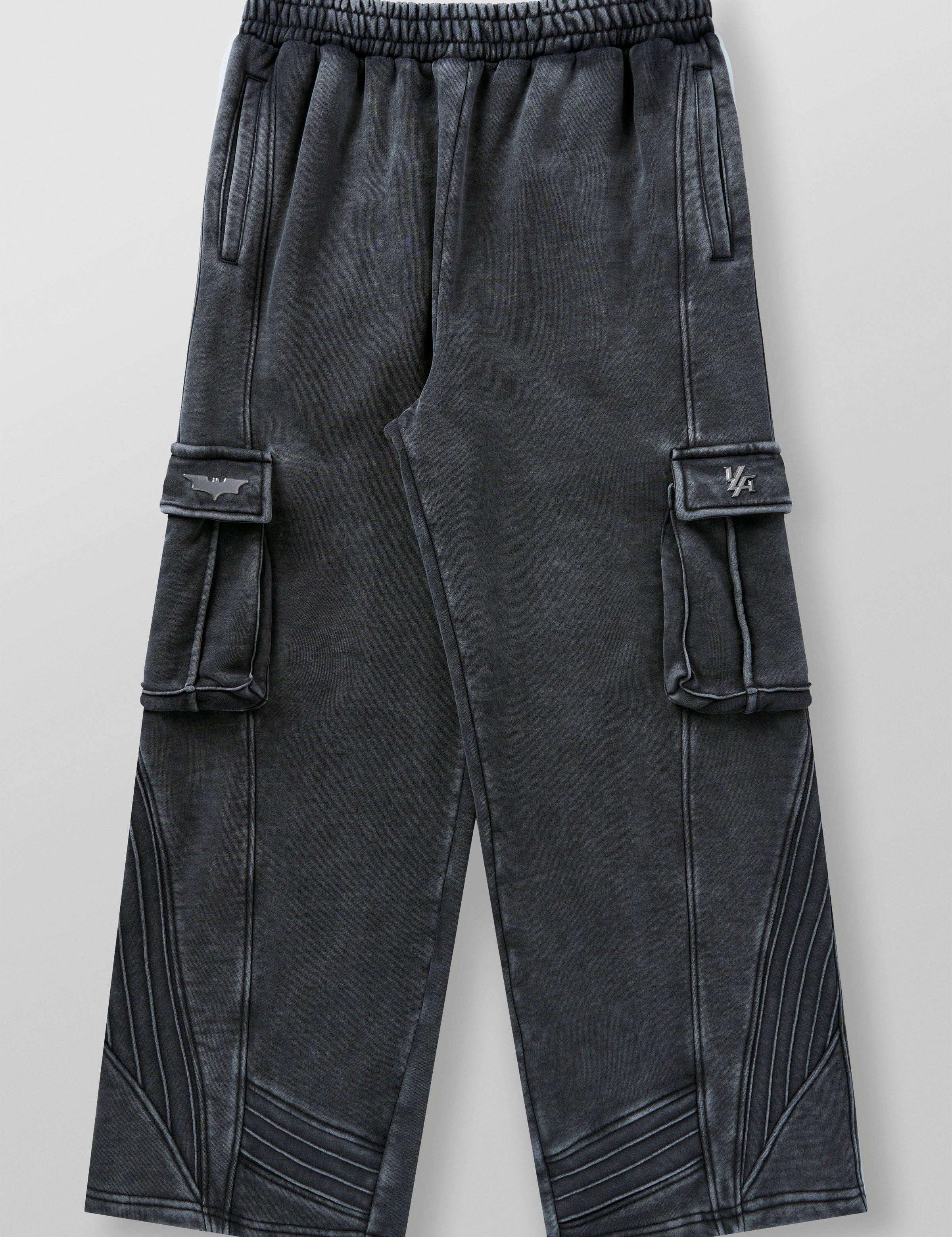 2131 - BATMAN ARMORED SWEATS PRE-ORDER