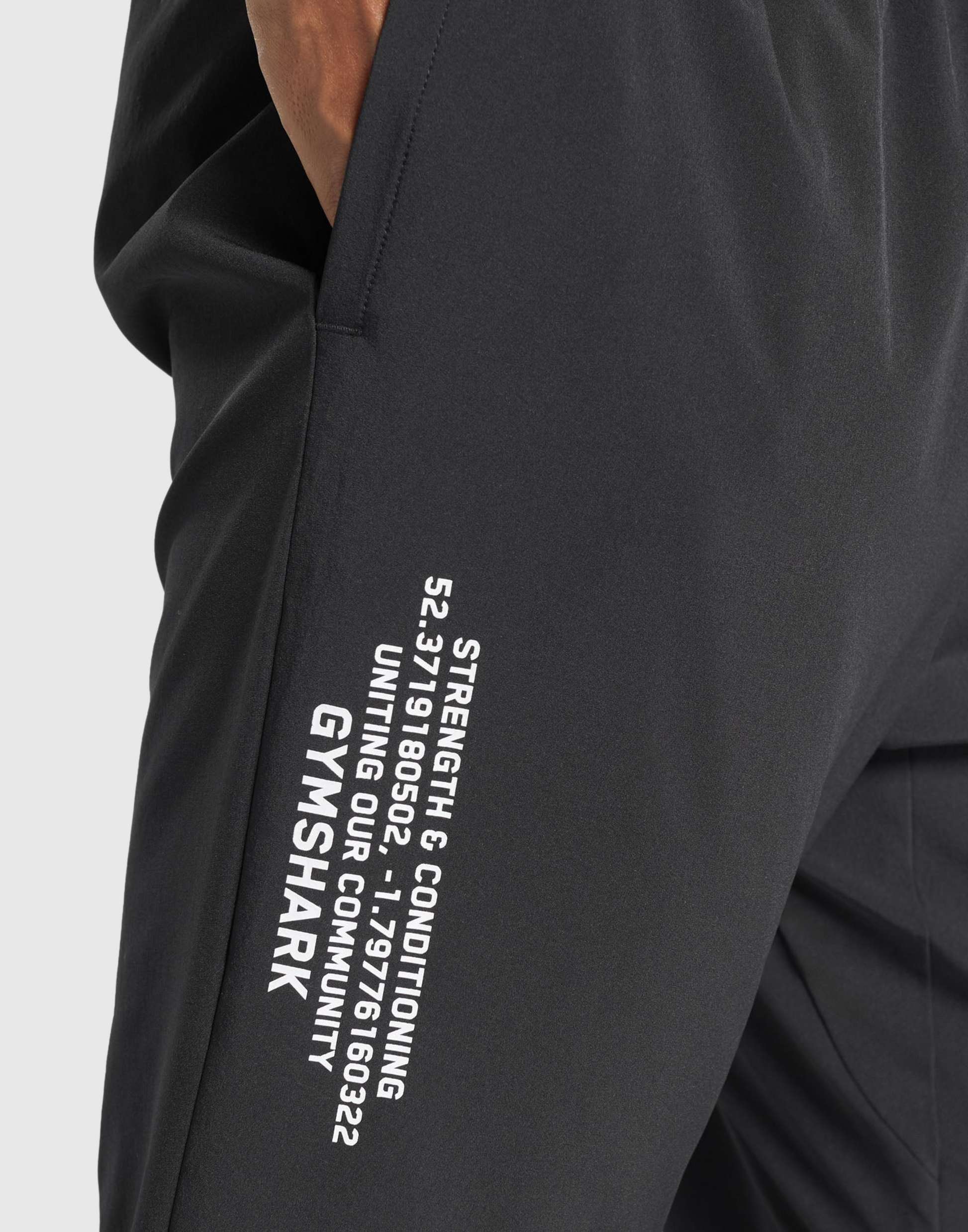 FITNESS APPAREL WOVEN JOGGERS