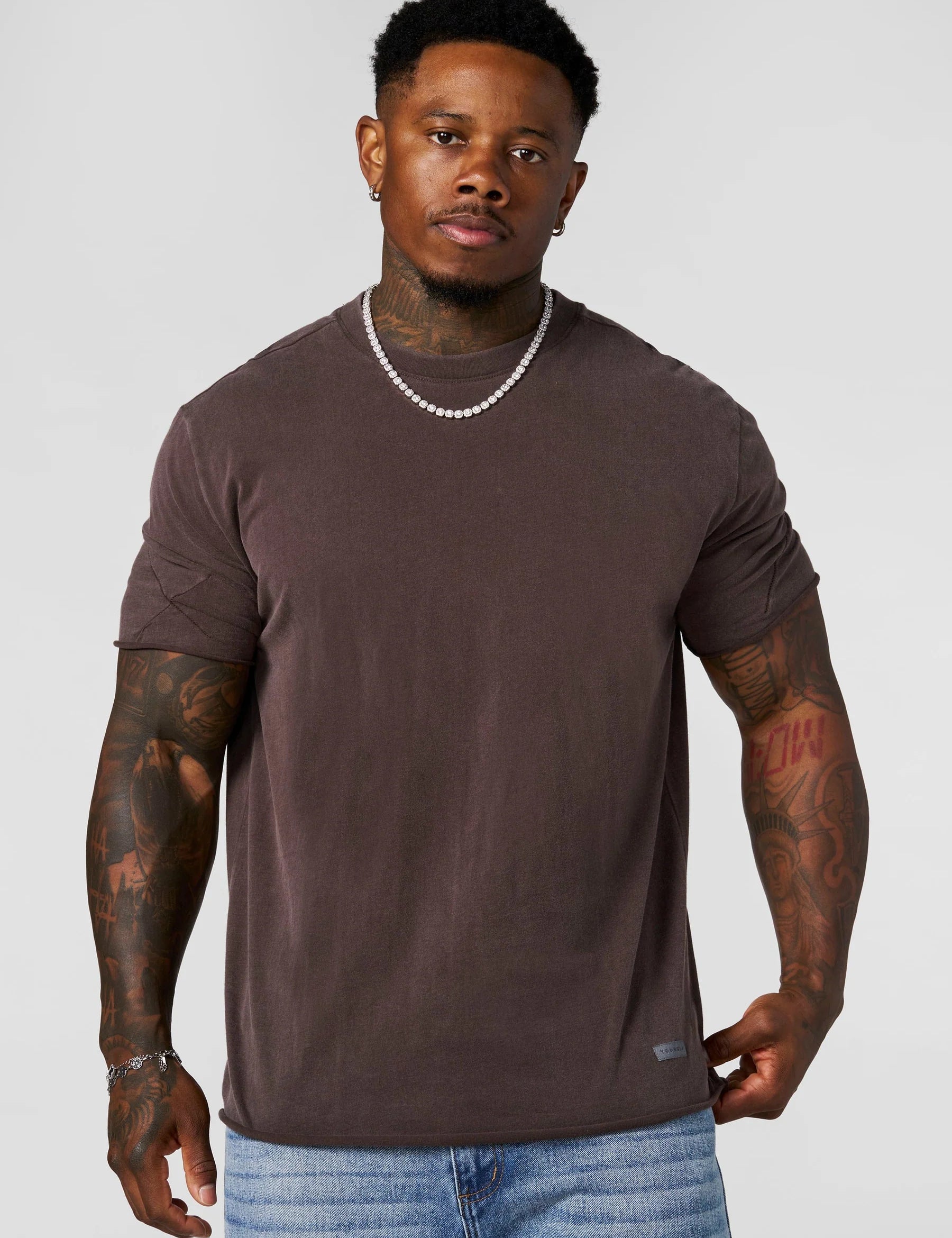 4325_brown_004_04_09_deek_ecomm.webp