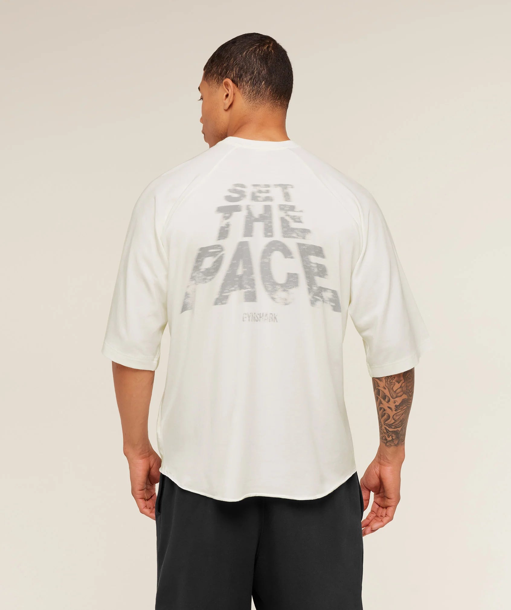 images-SocialRunCroppedTeeGSSoftWhiteA5B4C_WCMY_7087_V1_3840x_jpg.webp